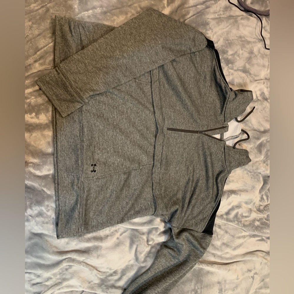 Under armour 1/2 zip- only worn once